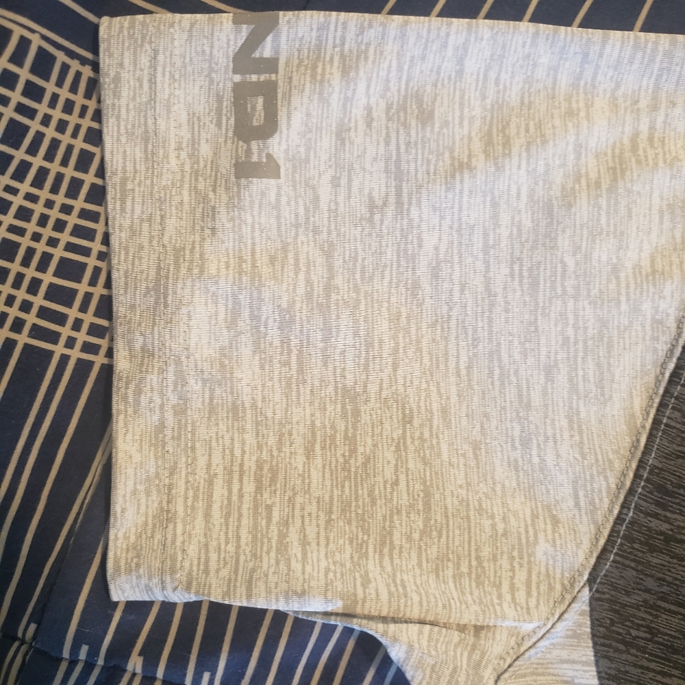 Shirt - Picture 5 of 7